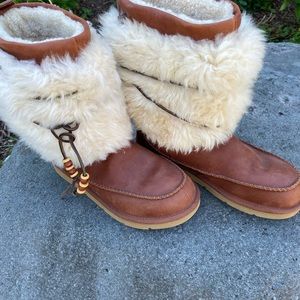 UGGS Real Leather Real Sheepskin Boots size 11 NWOT